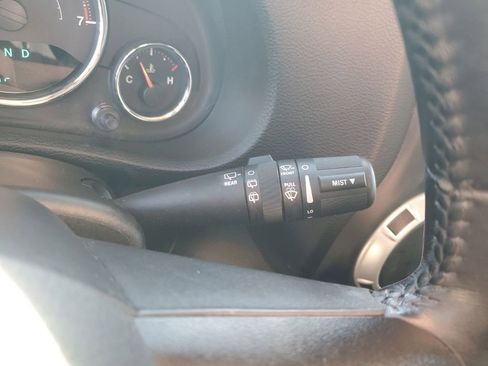 Used 2018 Jeep Wrangler Unlimited Sahara image 31