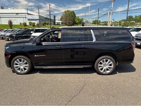 Used 2023 Chevrolet Suburban High Country w/ Advanced Technology Package AWD/4WD image 15