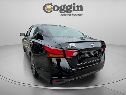 Used 2024 Nissan Altima 2.5 SV image 12