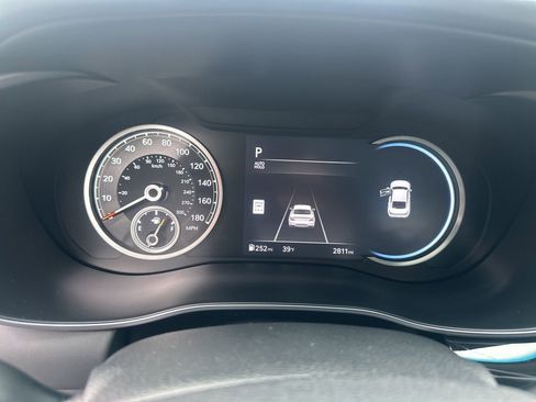 Used 2026 Genesis G70 2.5T Prestige image 11