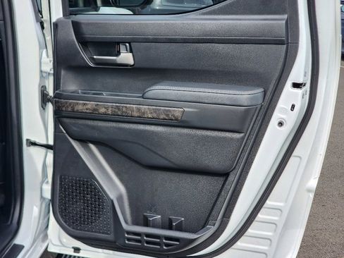 Used 2025 Toyota Tacoma Limited image 16