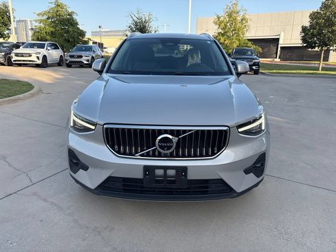 Used 2024 Volvo XC40 B5 Plus w/ Protection Package Premier AWD/4WD image 2