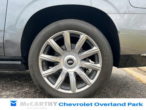 Used 2021 Cadillac Escalade ESV Premium Luxury Platinum w/ Heavy-Duty Trailer Package AWD/4WD image 9