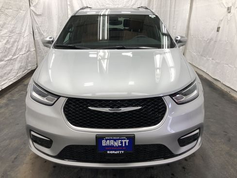 Used 2024 Chrysler Pacifica Pinnacle w/ Trailer Tow Group image 8