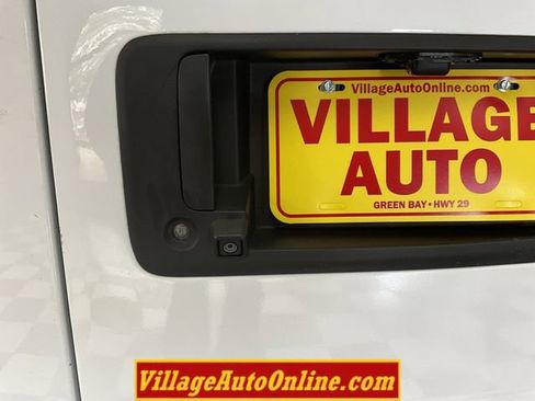 Used 2018 Chevrolet Express 2500 w/ Driver Convenience Package RWD image 23
