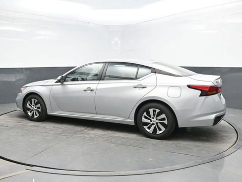 Used 2020 Nissan Altima 2.5 S FWD image 4