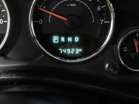 Used 2015 Jeep Wrangler Unlimited Sahara w/ Connectivity Group AWD/4WD image 22