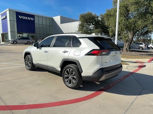 Used 2022 Toyota RAV4 Limited image 4