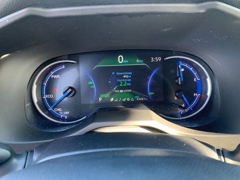 Used 2025 Toyota RAV4 XLE AWD/4WD image 29