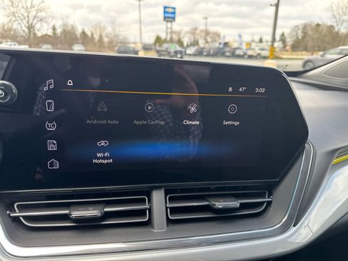 Used 2025 Chevrolet Trax LT w/ Driver Confidence Package image 23