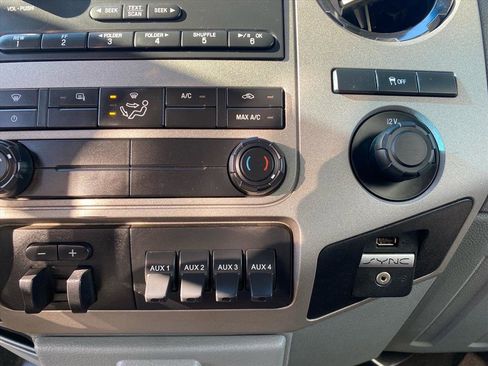 Used 2015 Ford F250 XLT w/ XLT Interior Package image 25