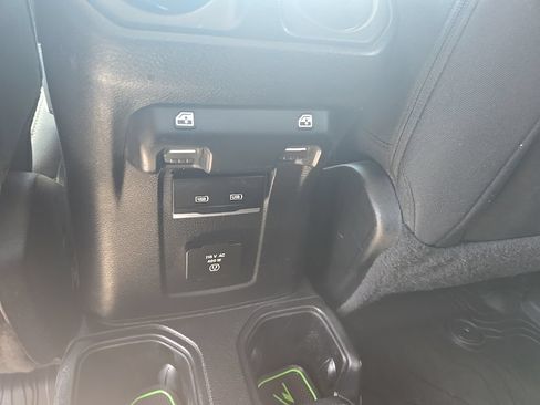 Used 2021 Jeep Gladiator Sport AWD/4WD image 25