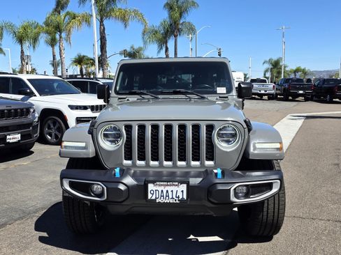 Used 2022 Jeep Wrangler Unlimited Sahara AWD/4WD image 7