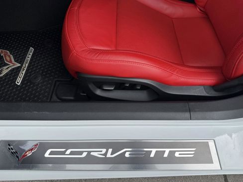 Used 2016 Chevrolet Corvette Stingray Coupe w/ Z51 2LT w/ 2LT Preferred Equipment Group RWD image 20