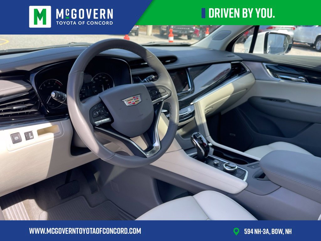 Used 2025 Cadillac XT6 Premium Luxury AWD/4WD image 13