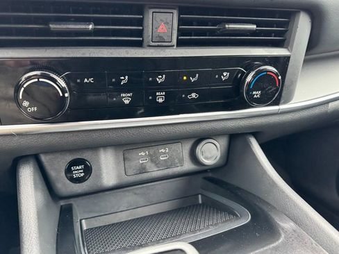Used 2025 Nissan Rogue S FWD image 18