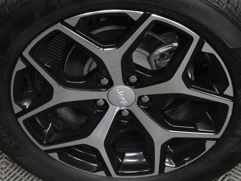 Used 2024 Jeep Compass Limited image 9