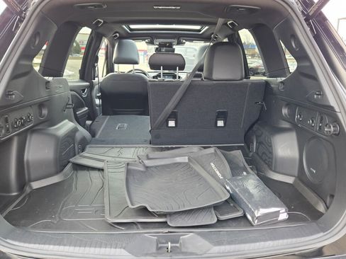 Used 2025 Subaru Forester Touring image 18