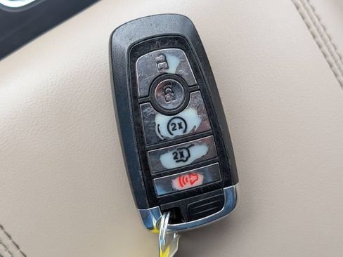Used 2022 Lincoln Corsair Reserve w/ Elements Package FWD image 33