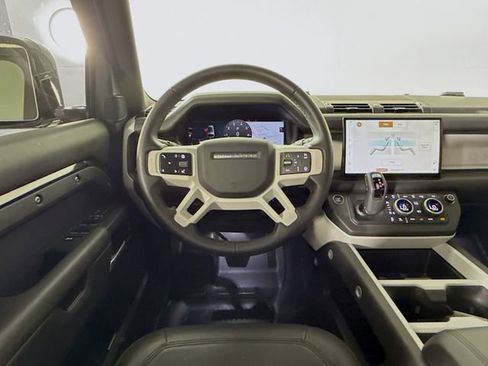 Certified 2025 Land Rover Defender 130 X-Dynamic SE AWD/4WD image 24