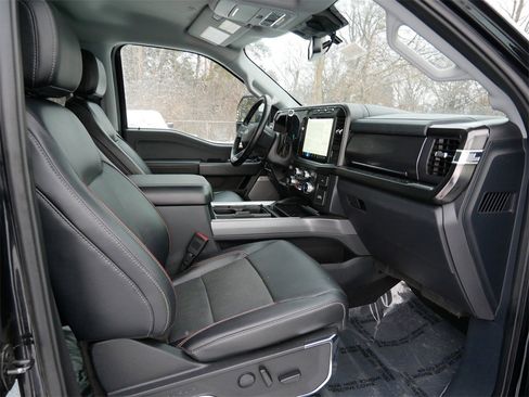 Certified 2023 Ford F450 Lariat w/ Chrome Package image 8