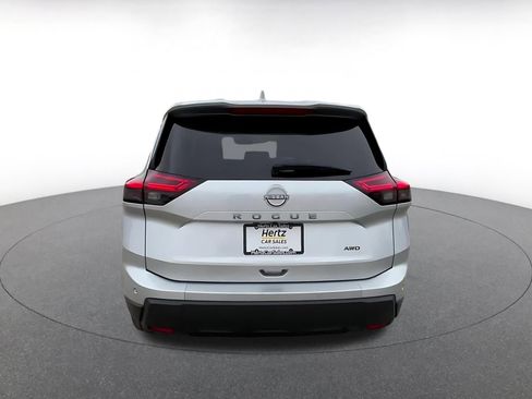Used 2025 Nissan Rogue SV AWD/4WD image 12
