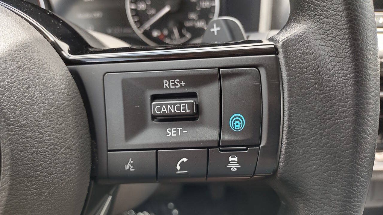 Used 2021 Nissan Rogue SV FWD image 17
