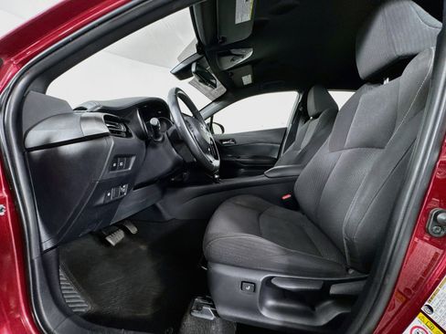 Certified 2018 Toyota C-HR XLE FWD image 20