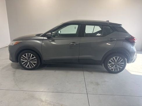 Used 2021 Nissan Kicks SV image 20
