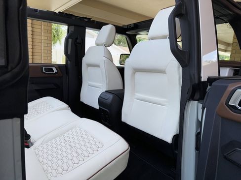 Used 2024 Ford Bronco Outer Banks image 32