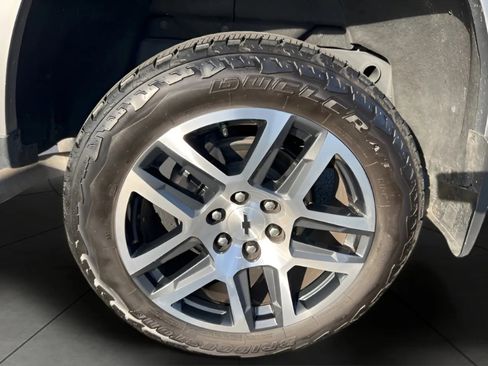 Used 2024 Chevrolet Colorado Z71 w/ Z71 Convenience Package 2 image 40