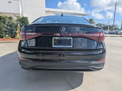 New 2026 Volkswagen Jetta SE FWD image 5