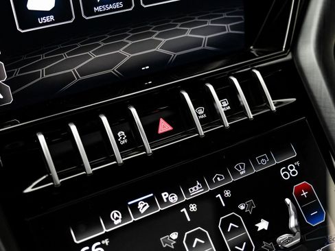 Used 2021 Lamborghini Urus image 73