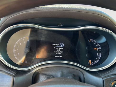 Used 2018 Jeep Grand Cherokee Overland image 12