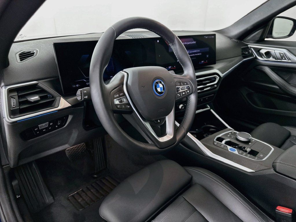 Used 2023 BMW i4 eDrive40 w/ Premium Package RWD image 9