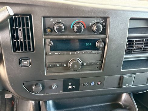 Used 2022 Chevrolet Express 2500 image 16