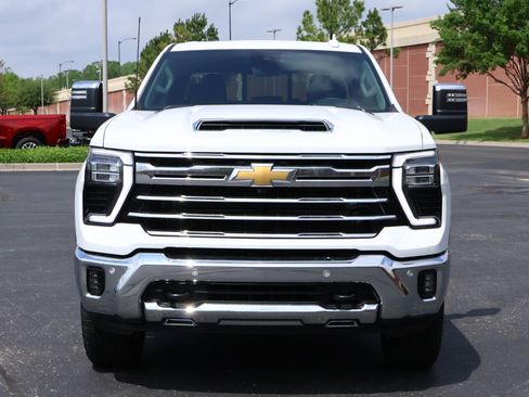 New 2026 Chevrolet Silverado 2500 LTZ w/ LTZ Convenience Package AWD/4WD image 29