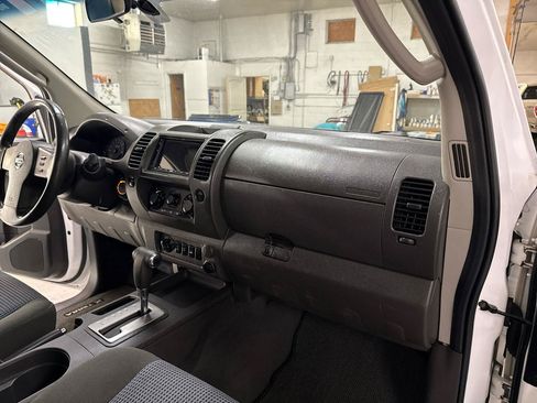Used 2008 Nissan Xterra Off-Road w/ Tow Pkg AWD/4WD image 52