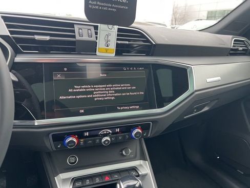 New 2025 Audi Q3 2.0T Premium image 16