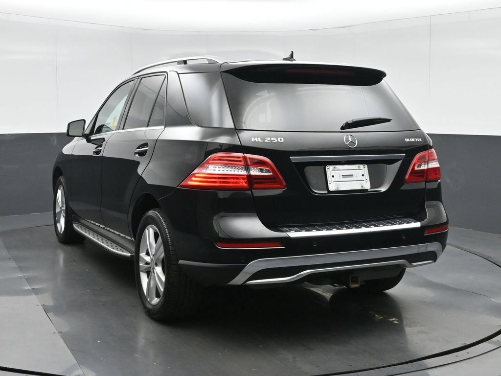 Used 2015 Mercedes-Benz ML 250 BlueTEC 4MATIC image 5
