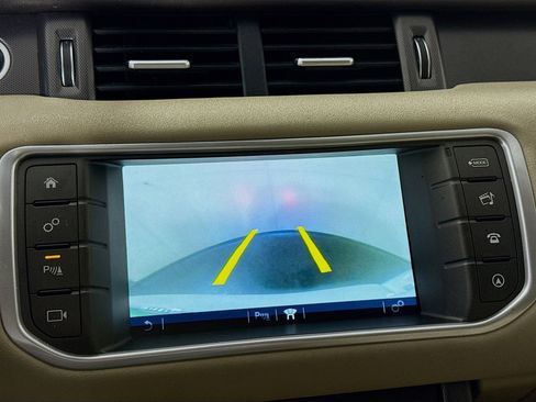 Used 2018 Land Rover Range Rover Evoque SE image 19