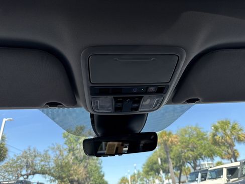 Used 2024 Honda Odyssey Elite image 24