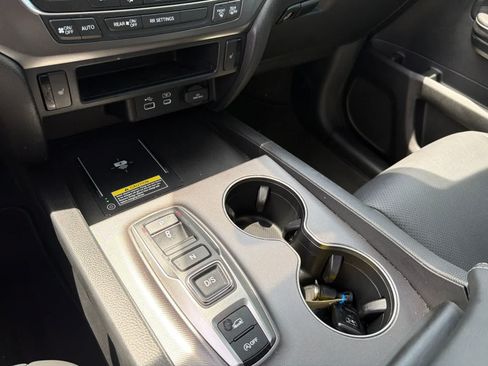 Used 2025 Honda Passport EX-L image 22
