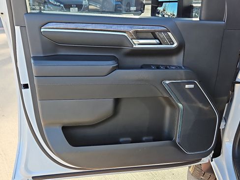 Used 2024 Chevrolet Silverado 2500 LTZ w/ LTZ Plus Package image 12