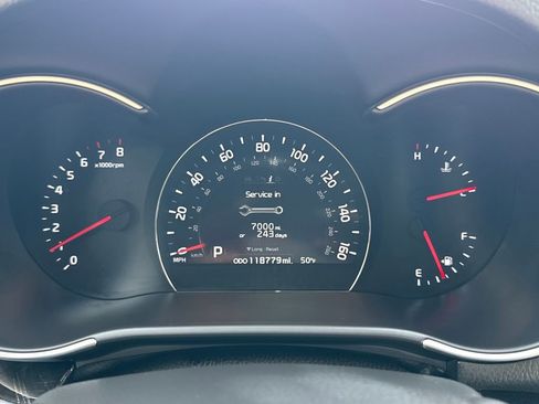 Used 2014 Kia Sorento SX w/ 3rd Row Package image 19