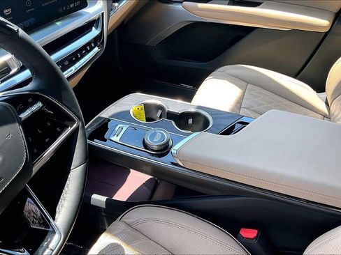 Certified 2025 Cadillac Lyriq Luxury w/ Nappa Leather Package AWD/4WD image 18