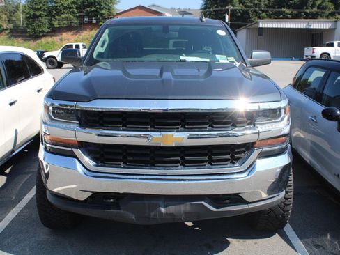 Used 2019 Chevrolet Silverado 1500 LT AWD/4WD image 2