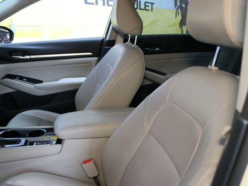 Used 2022 Nissan Altima 2.5 Platinum AWD/4WD image 17