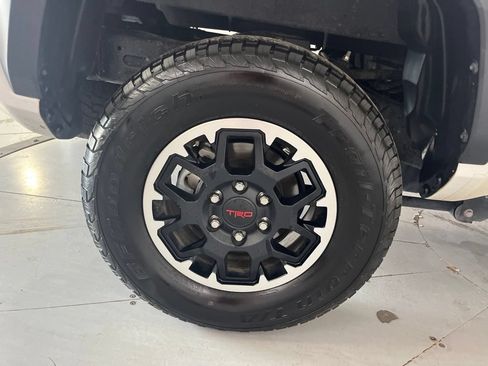 Used 2025 Toyota Tacoma TRD Off-Road AWD/4WD image 15