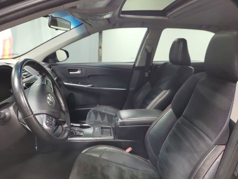 Used 2016 Toyota Camry XSE w/ Moonroof Package image 12